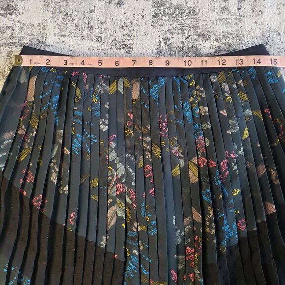 Banana Republic Blue Black knee length A-Line Pleated floral lace Skirt Size XS - Picture 12 of 16